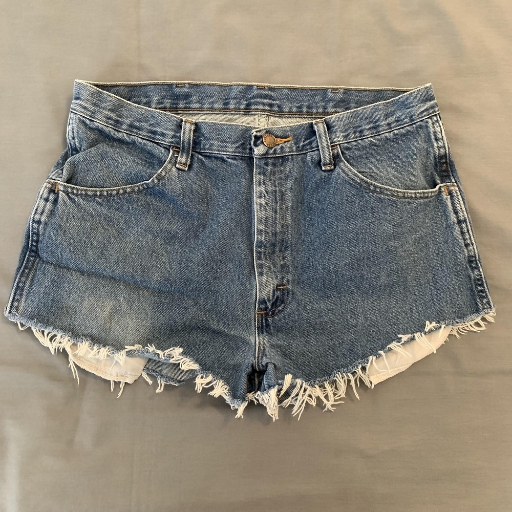 Rustler Denim Shorts Womans 34 Blue Cutoff Bermuda Frayed Raw Hem Cheeky